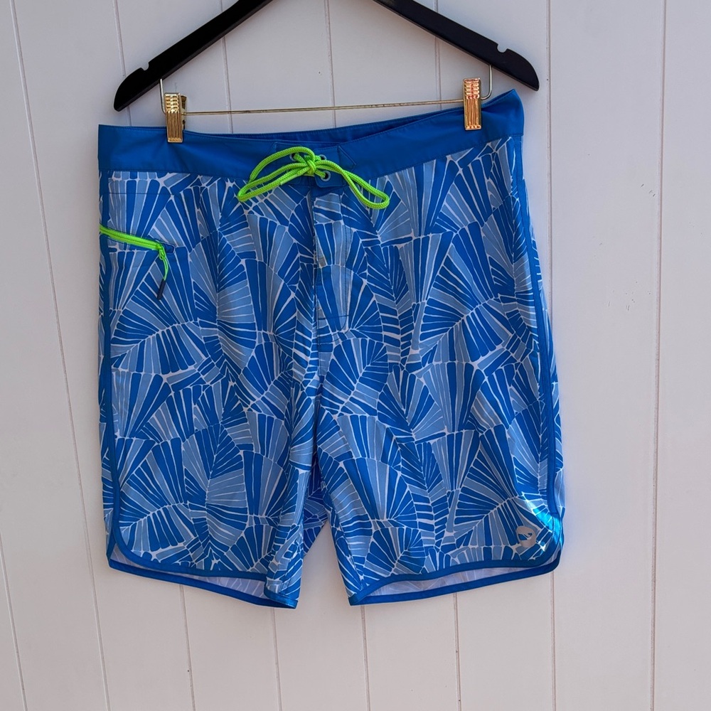 Vineyard Vines Board Shorts! Men’s 34